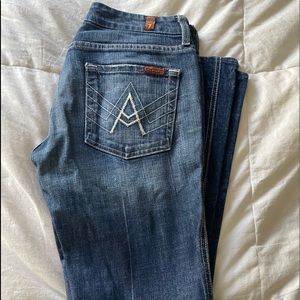 Seven For All Man Kind jeans. Size 27. A pockets. Great condition